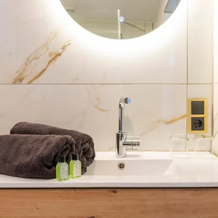 Lovely Newly Renovated ティルブルグ