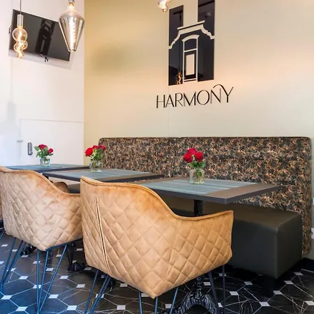 Lovely Newly Renovated アパート