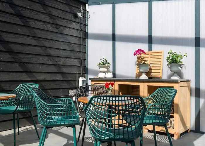 Lovely Newly Renovated *